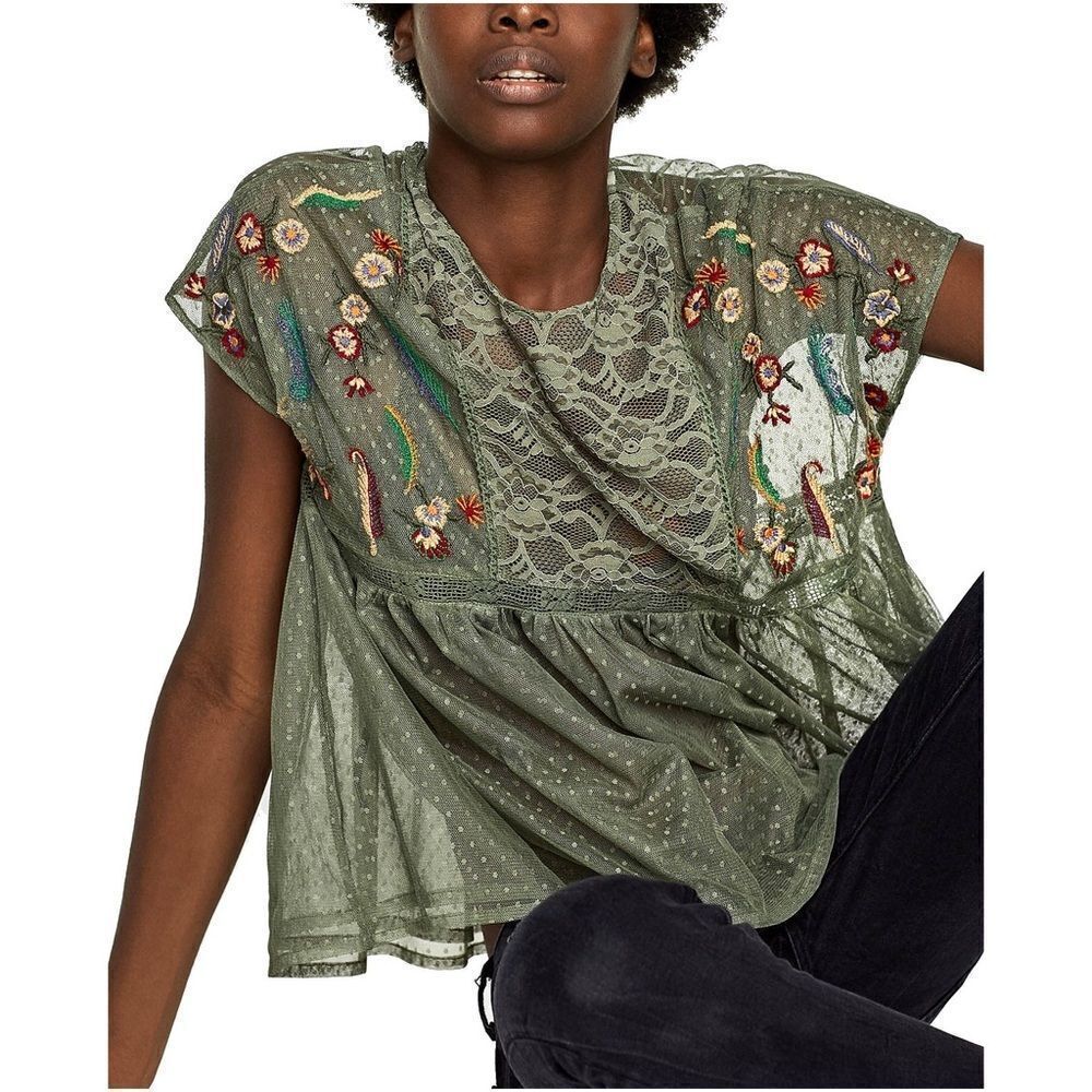 ✨ Zara Women Embroidered plumetis blouse✨
